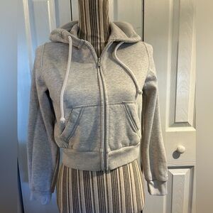 Hollister cropped hooded sweatshirt, size s. Washed/never worn.